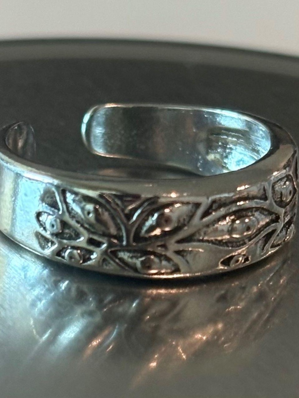 Sterling-Style Floral Leaf Adjustable Toe Ring - Silver Tone
